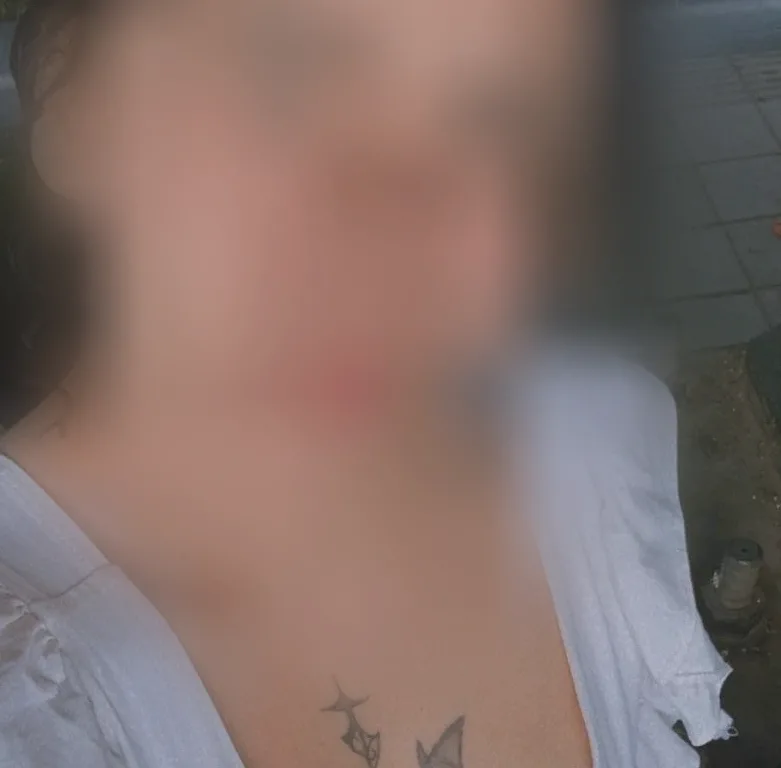 Amira, 22