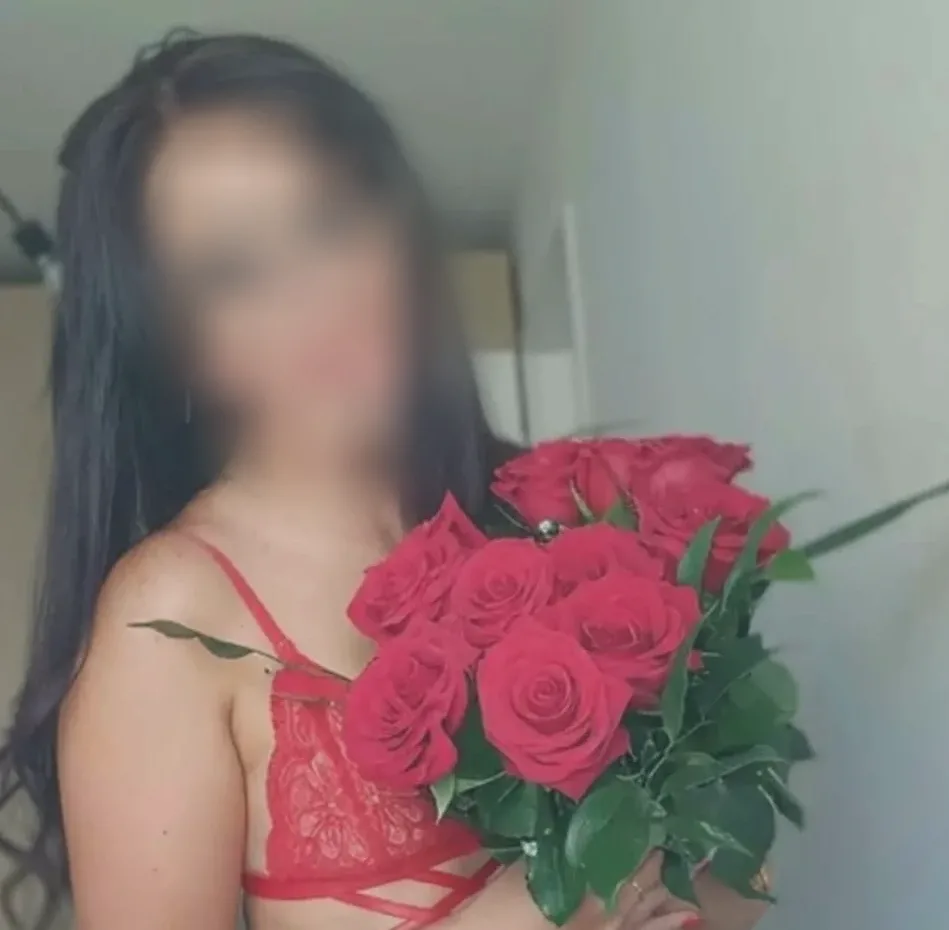 Ayse, 31