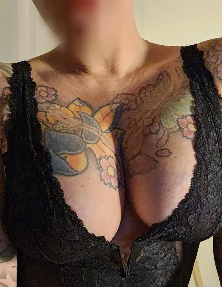 Christina, 23