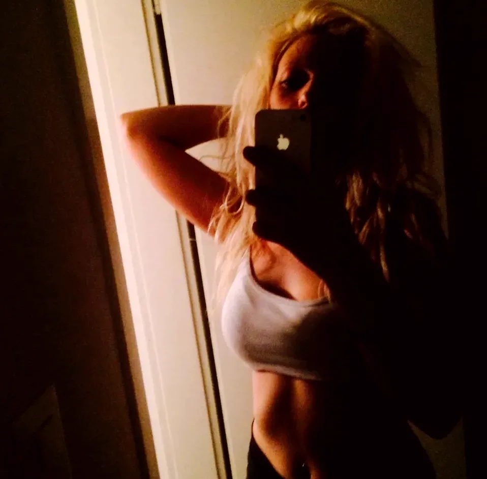 Nora, 33